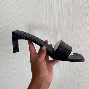 SENSO Black Croc-Embossed Heels
